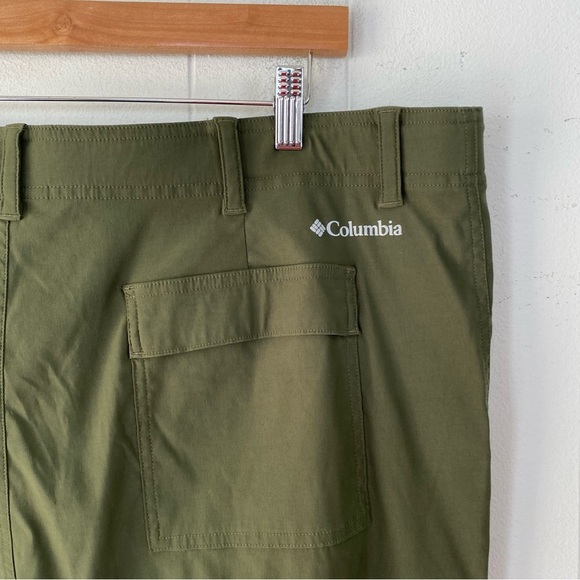 Columbia Cargo Shorts Omni-Shade Men's Size 42 Army Green Belted Lightweight - Picture 9 of 15